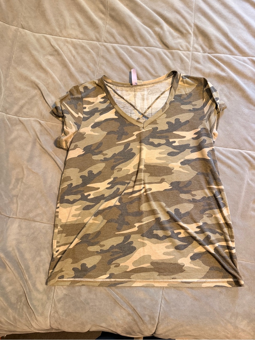 Women's Camo V-Neck Short Sleeve Top